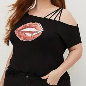 TORRID STRAPPY OFF-SHOULDER TEE - SUPER SOFT BLACK LIPS Plus Size: 2